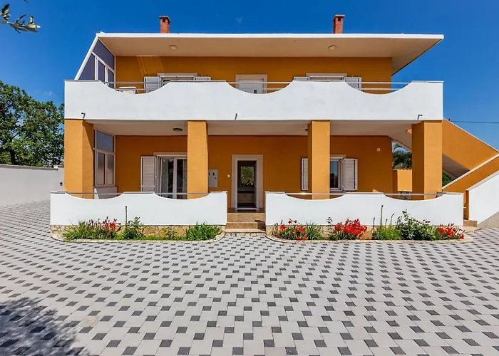 Mp Luxury Holiday Home With Swimming Pool
