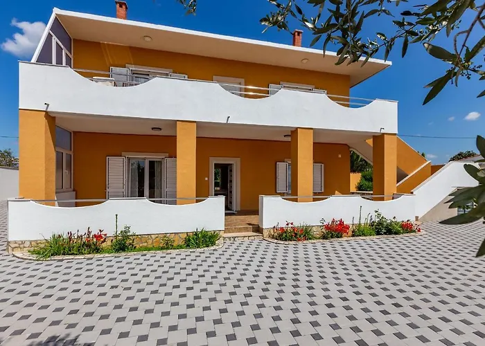 Mp Luxury Holiday Home With Swimming Pool